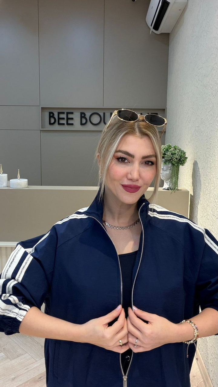 YAN ŞERİTLİ 3 PARÇA EŞOFMAN TAKIMI