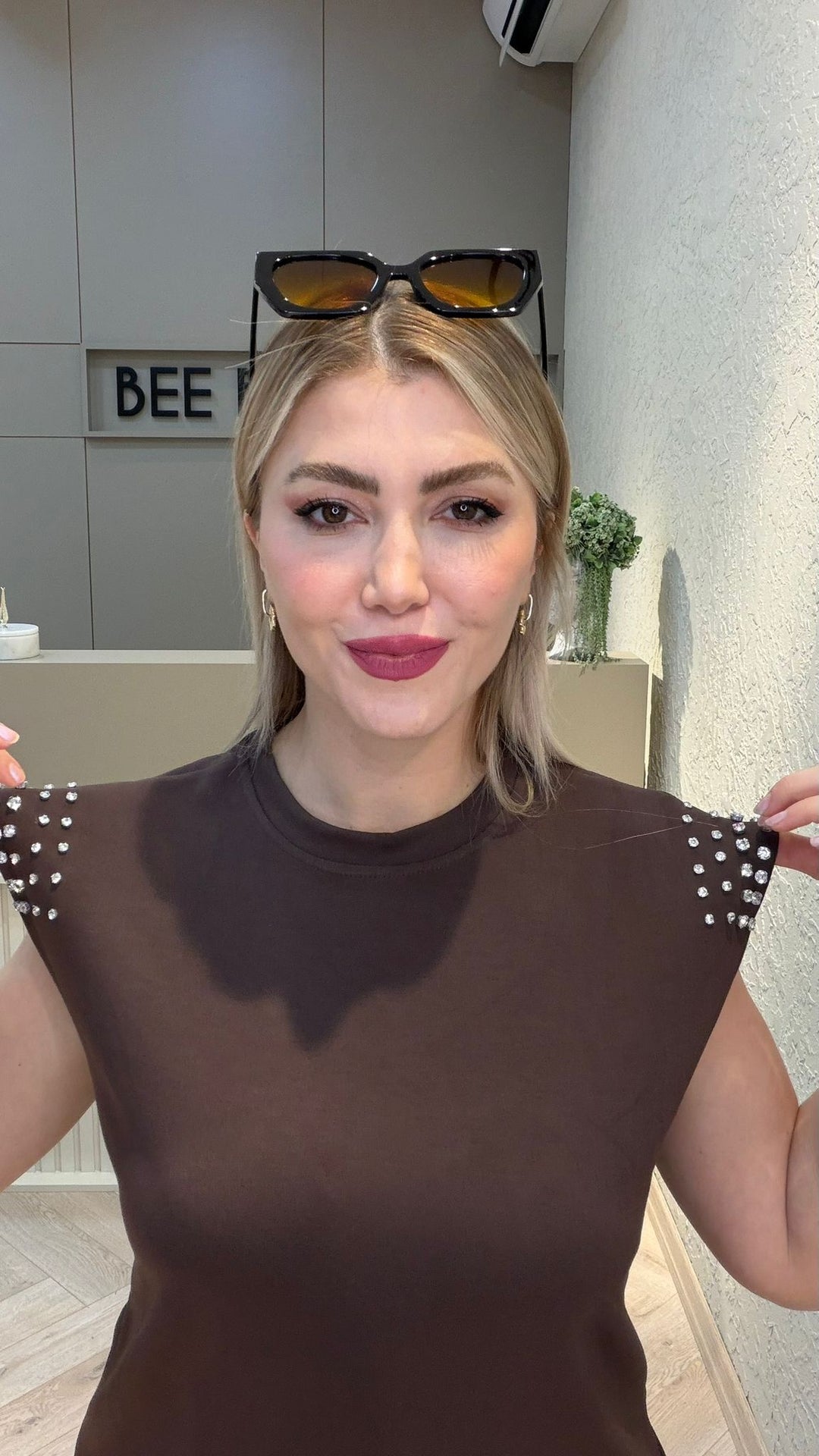 OMUZLARI TAŞLI KISA KOL EŞOFMAN TAKIMI