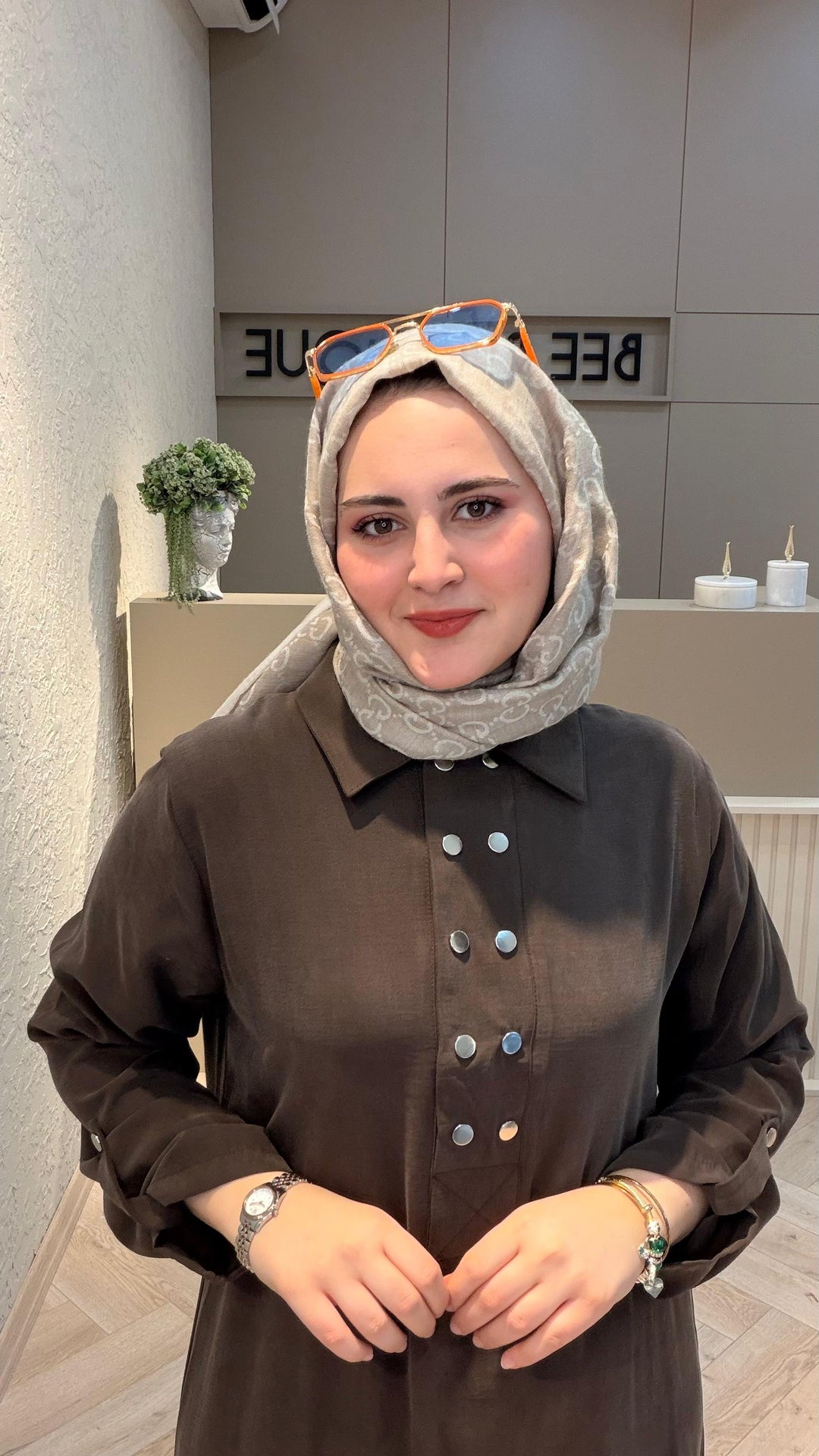 ÖNÜ ÇITÇITLI UZUN ELBİSE