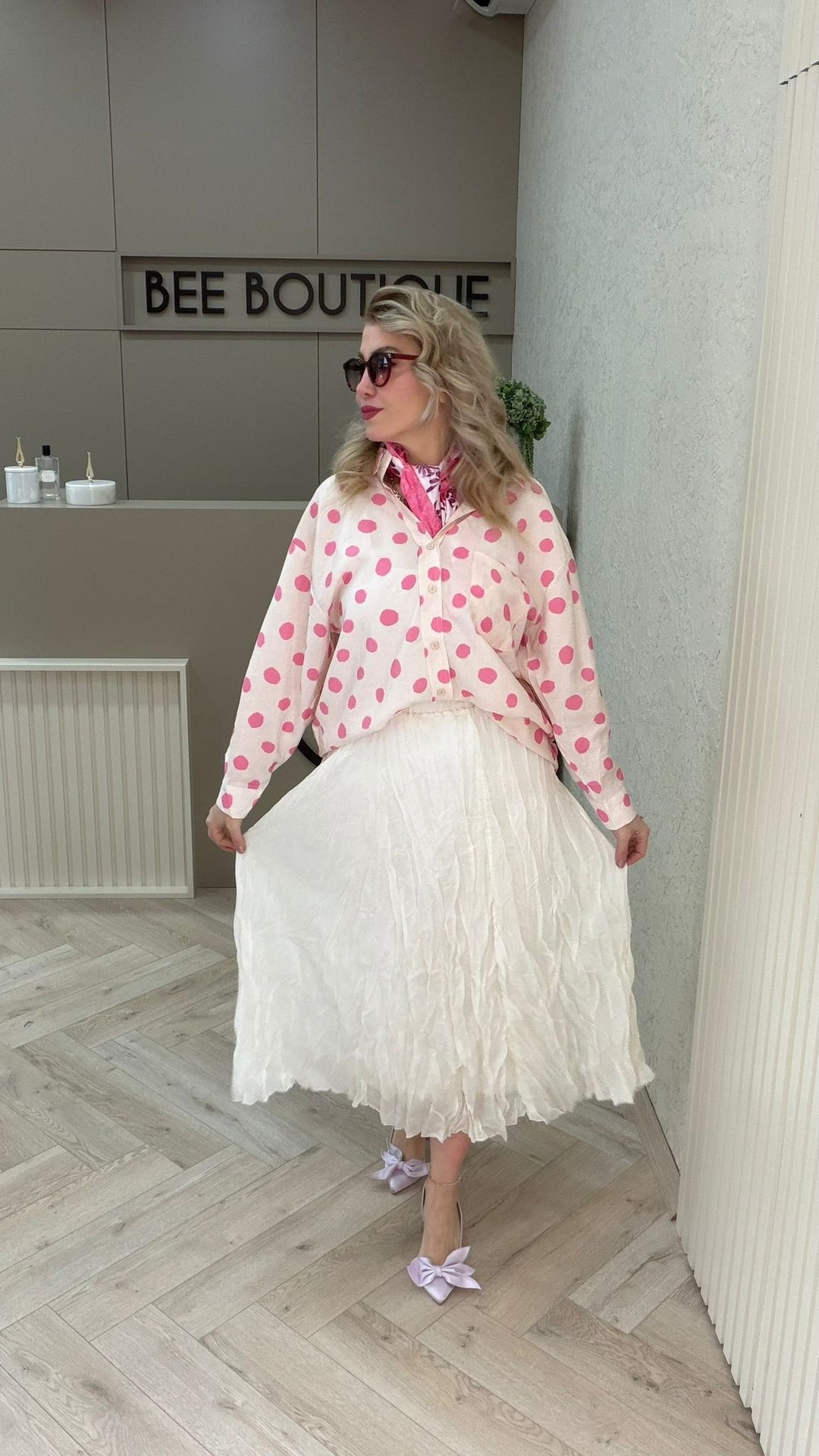 PEMBE PUANTİYELİ GÖMLEK