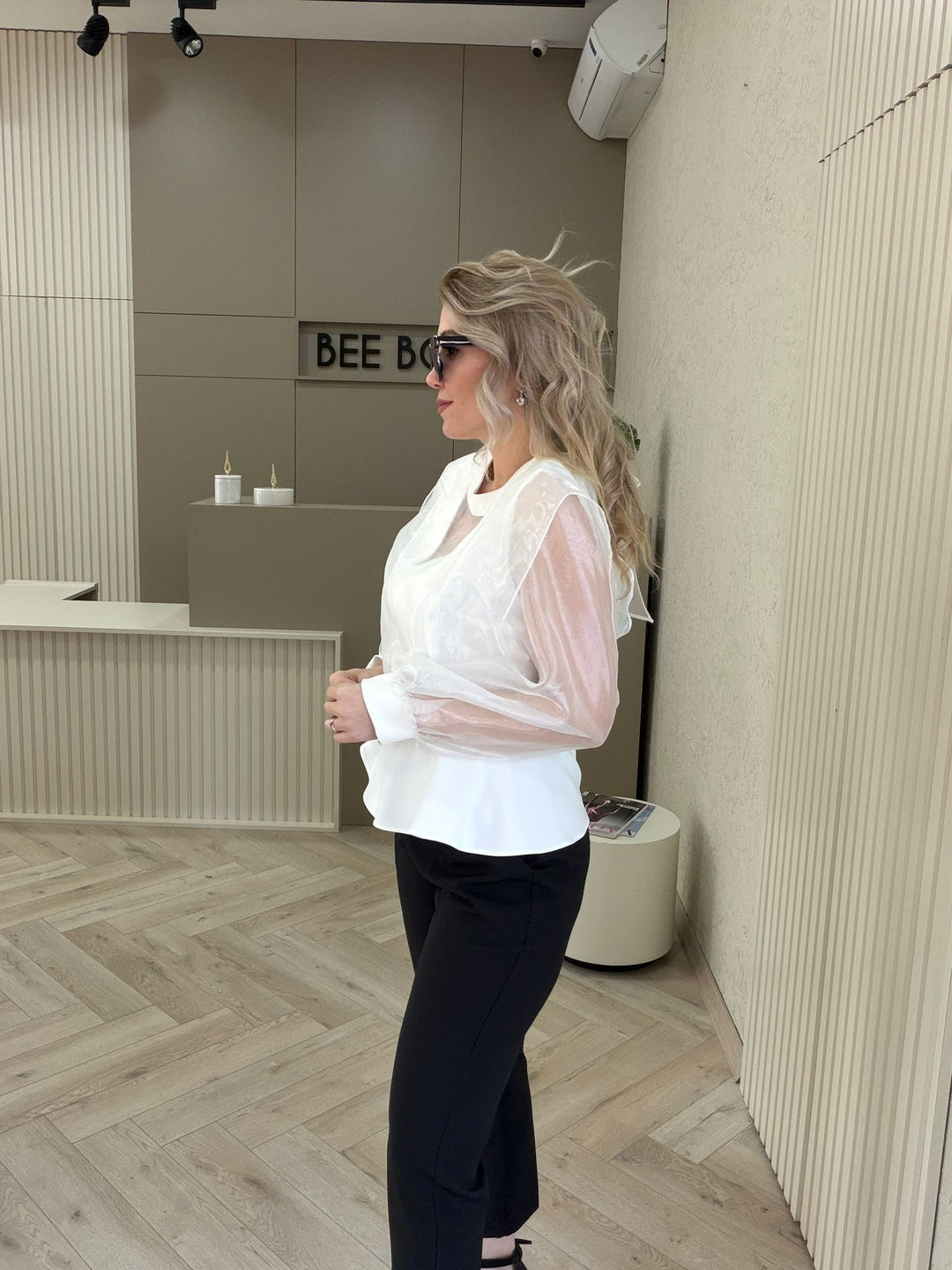 TASARIM BEYAZ ORGANZE KUMAŞ BLUZ