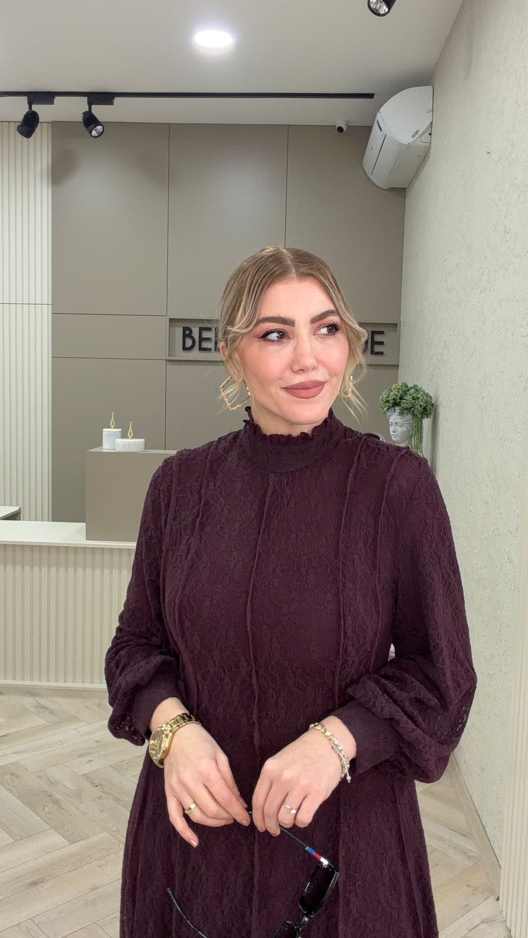 GÜPÜRLÜ UZUN ELBİSE