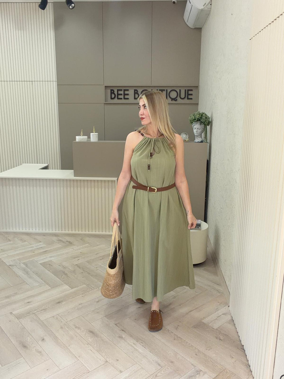 KETEN BONCUK DETAYLI UZUN ELBİSE