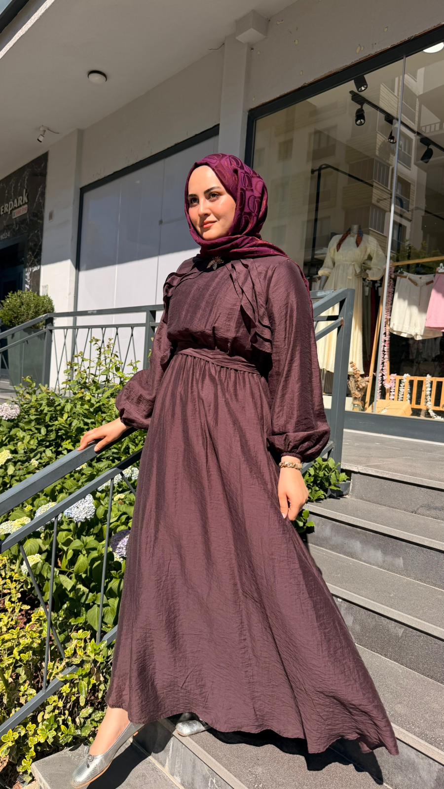 FIRFIR DETAYLI TRİL ELBİSE