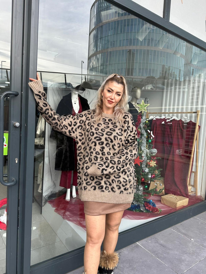BEJ RENGİ SİYAH LEOPAR DESENLİ TRİKO KAZAK