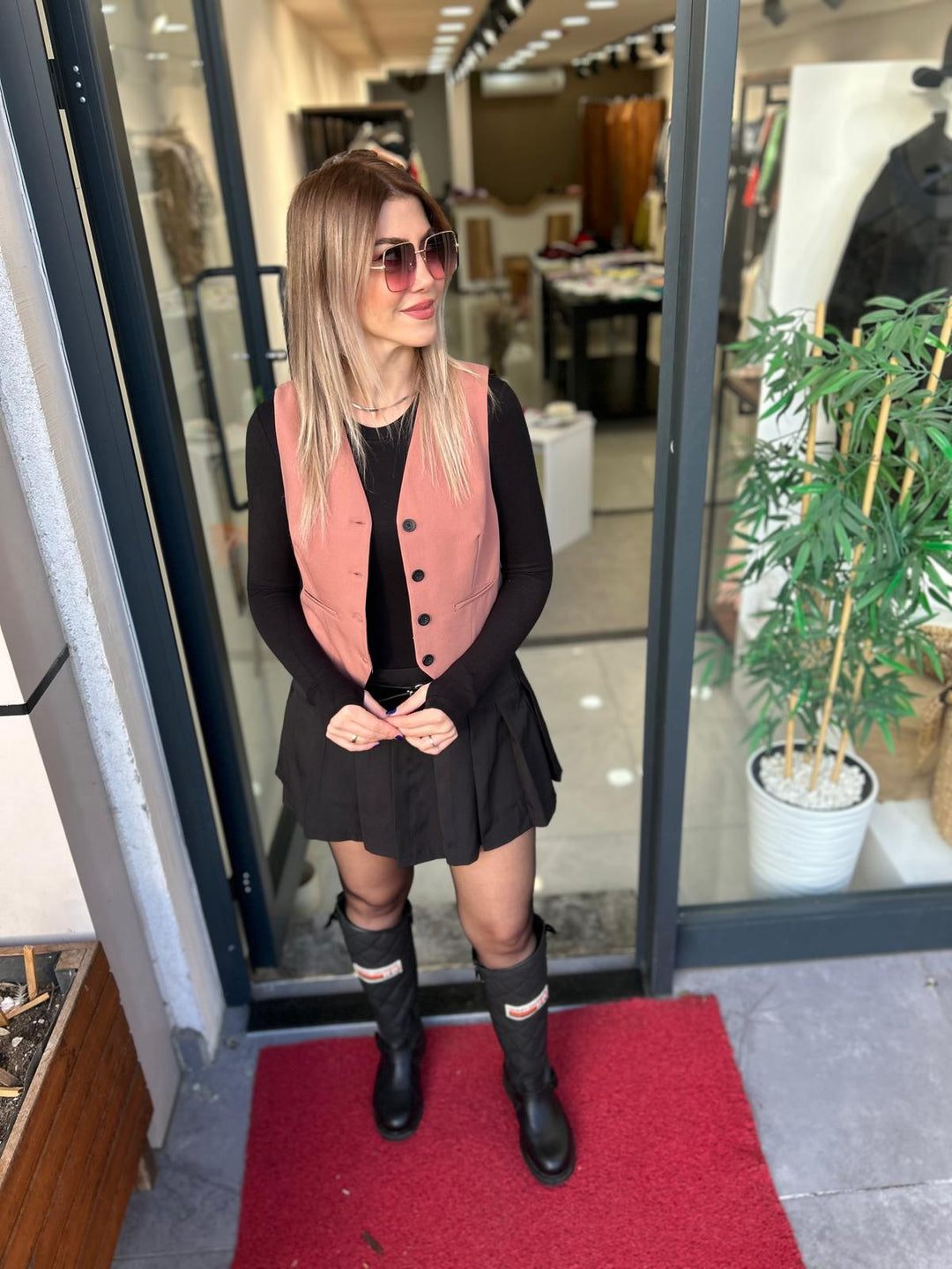SİYAH PİLELİ ETEK SHORT