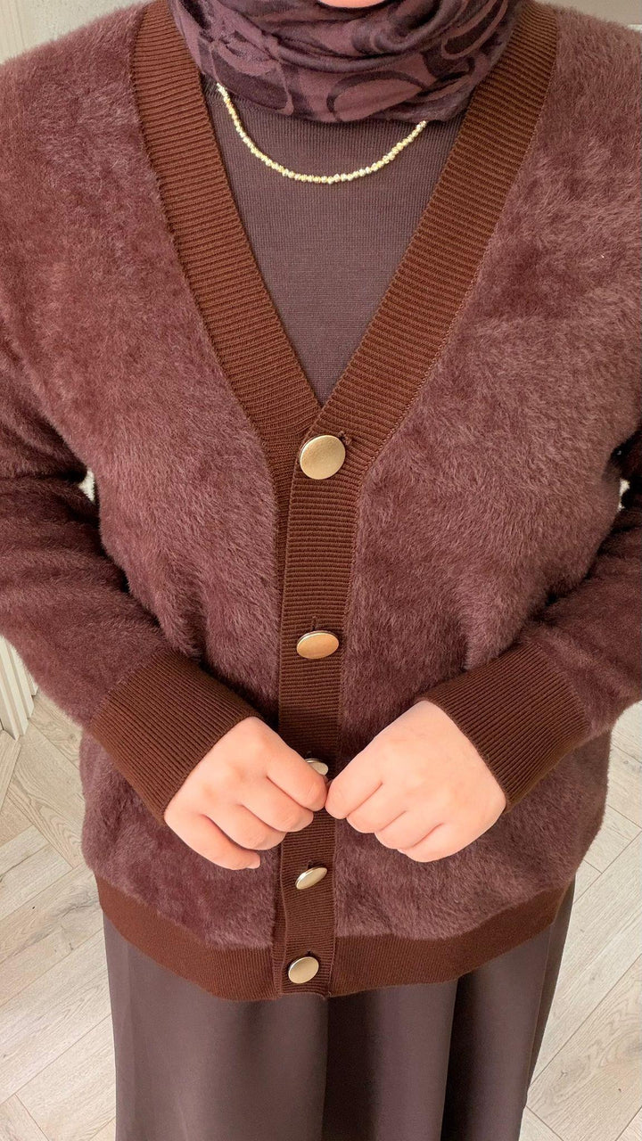 KAHVERENGİ DÜĞMELİ ANGORA HIRKA