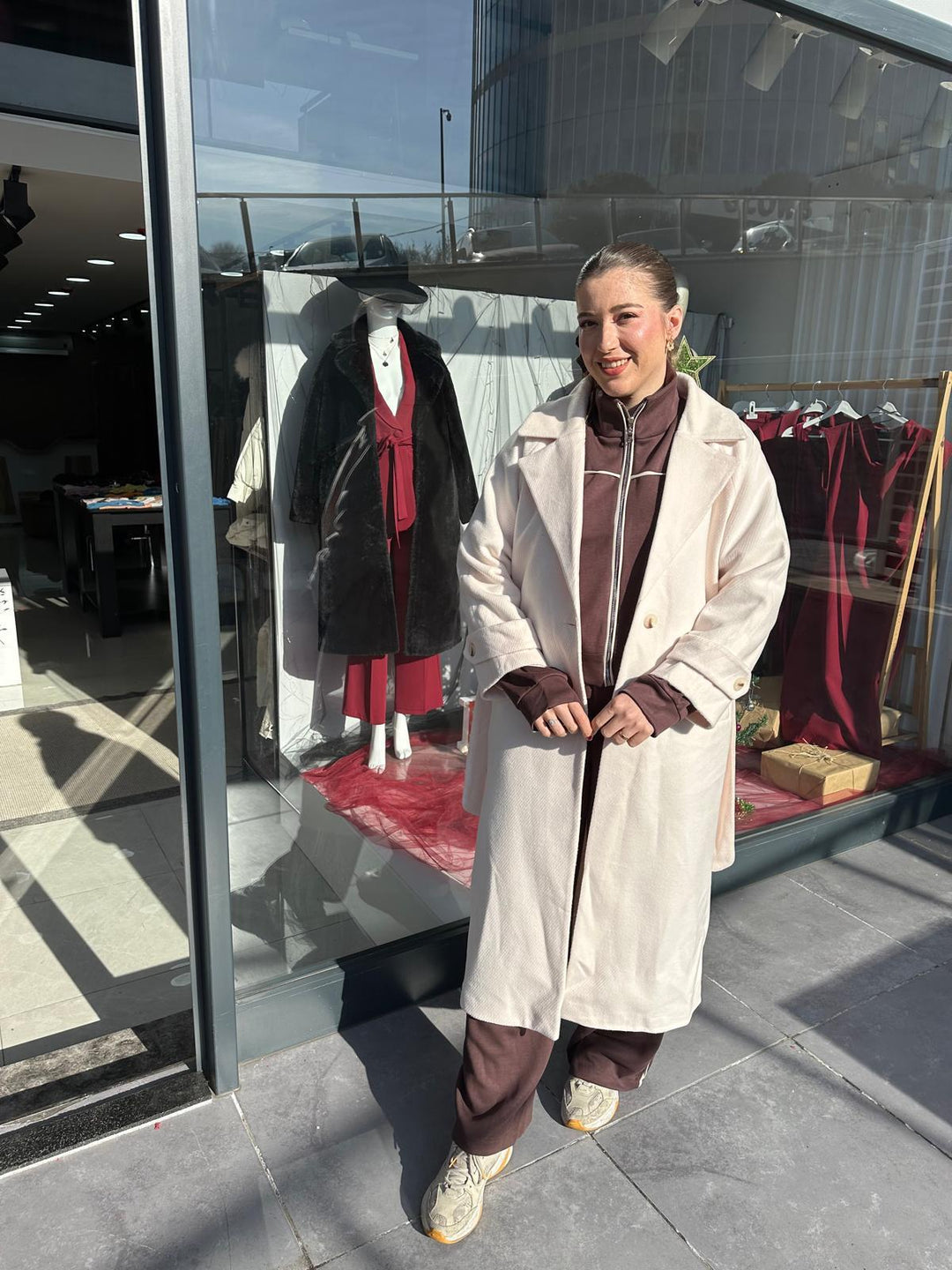 KREM RENGİ BALIKSIRTI DESENLI ASTARLI KAŞE KABAN