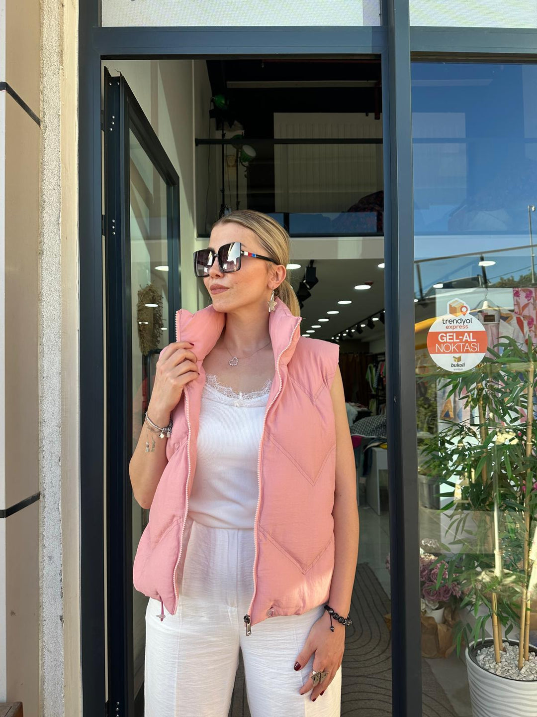 Pembe Yelek