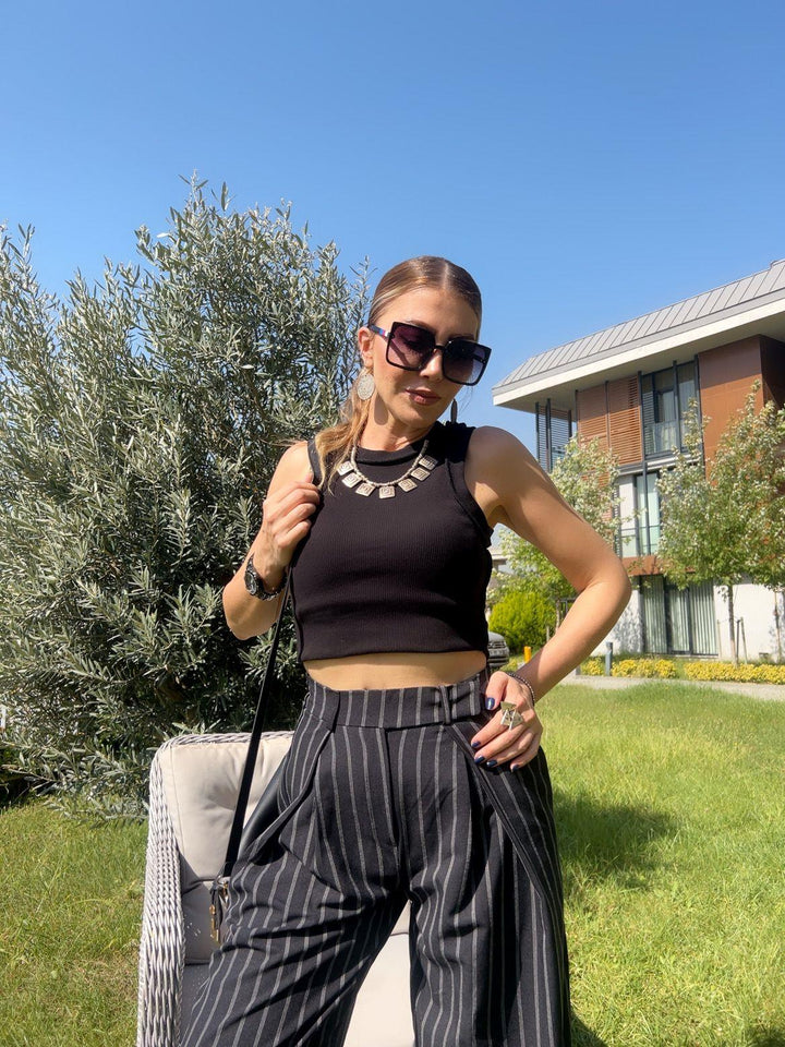 Siyah Çizgili Pantolon