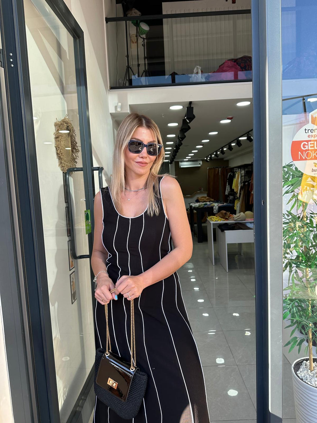 Siyah Fitil Detaylı Elbise