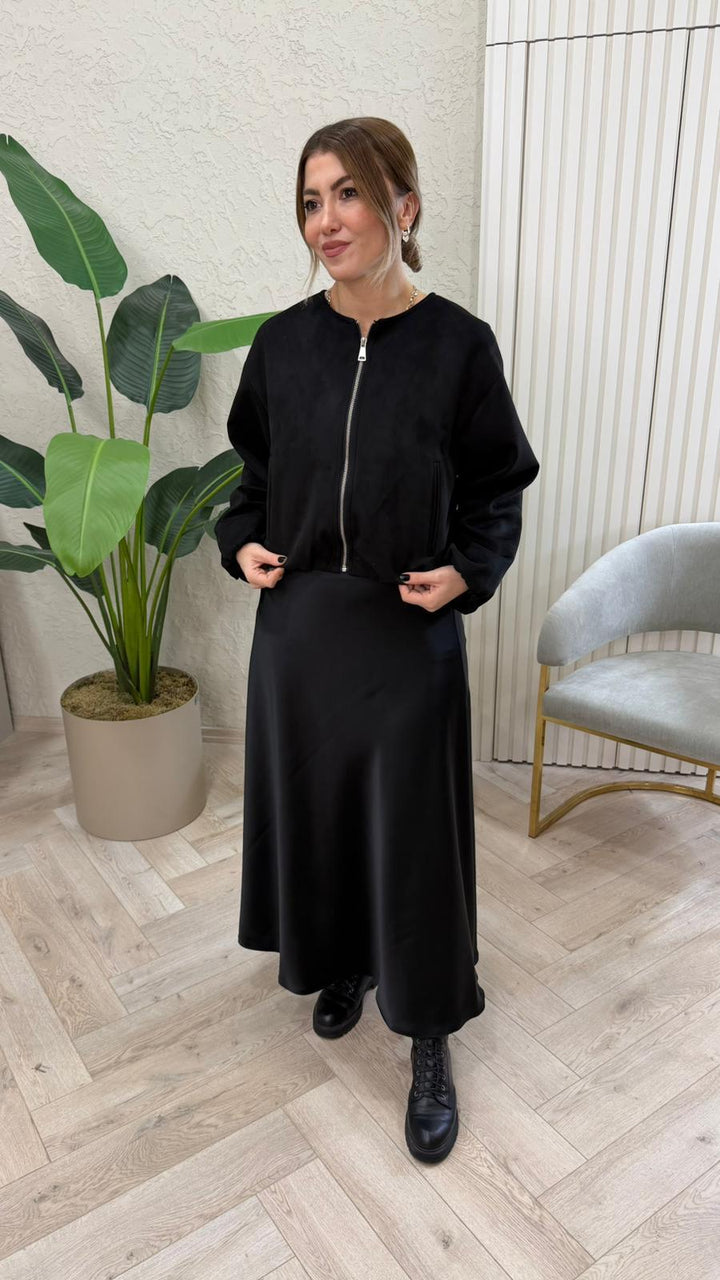 SİYAH SATEN ETEK DÜZ KALIP