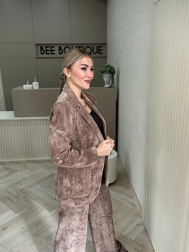 SÜTLÜ KAHVERENGİ KADİFE TAKIM