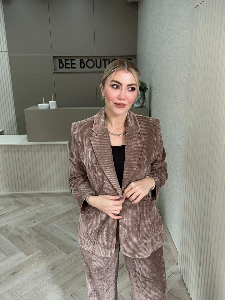 SÜTLÜ KAHVERENGİ KADİFE TAKIM